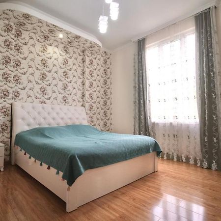 Guesthouse - Family Hotel Bagdati Extérieur photo